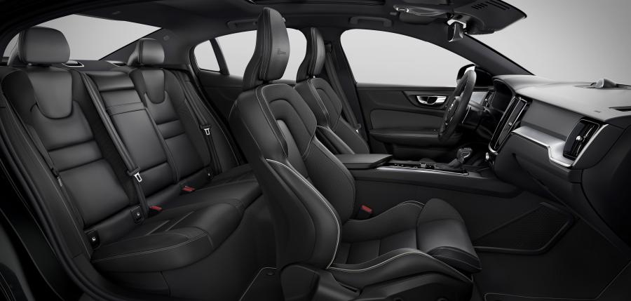 Интерьер Volvo S60 T6 R-Design 2018 года  (WW) (фото 17 из 63)